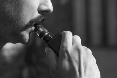 Media sanción para regulación del uso de vapeadores