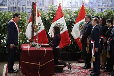 Gobierno de Perú ratifica su poder con nuevo gabinete y gran apoyo ciudadano