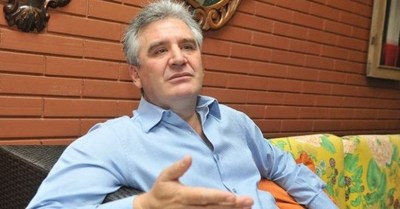 Si Friedmann está implicado, también debe irse, según líder de bancada oficialista del Senado