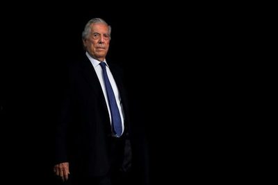 Vargas Llosa: Vizcarra hizo bien en cerrar un Parlamento «lleno de pillos»