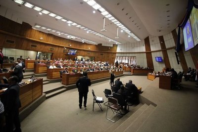 No se pudo por ley; Diputados intentará, vía resolución, establecer mecanismos para la pérdida de investidura