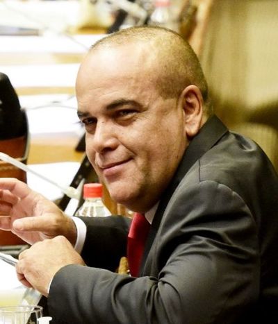 Núñez insiste en aumentar los votos