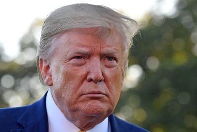 Trump pide revelar identidad de denunciante que originó pesquisa en su contra