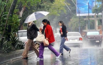Pronostican una jornada lluviosa e inestable, con tiempo cálido
