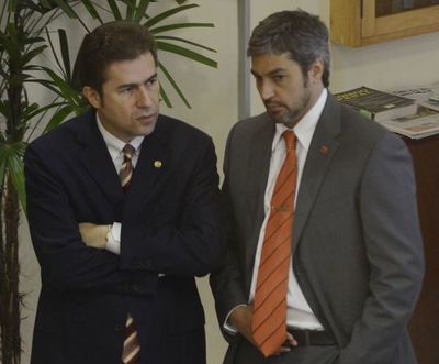 Informe del Congreso complica a Abdo y Velázquez y podrían reactivar juicio político