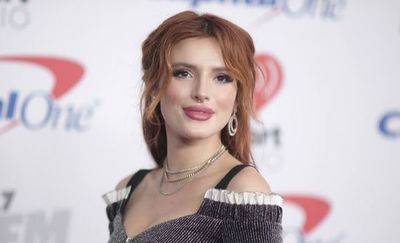 Bella Thorne se desnuda en Twitter tras ser chantajeada por un 'hacker'