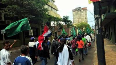 Campesinos preparan manifestación contra política de represión del Gobierno