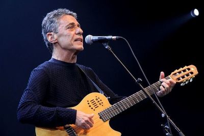 Chico Buarque lanza una nueva novela en medio de polémica con Bolsonaro