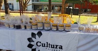 Apicultores potencian comercialización de sus productos mediante ferias