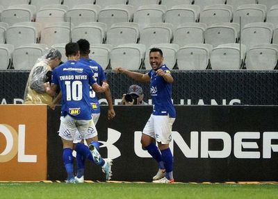 Cruzeiro abandona la zona de descenso