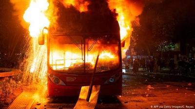 Estallido social, saqueos y vandalismo: Chile despliega militares para controlar violentos disturbios. Ya suman tres muertos