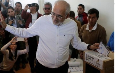 Elecciones en Bolivia: votó Carlos Mesa y ratificó su desconfianza al tribunal electoral: “Es un brazo operativo del gobierno”