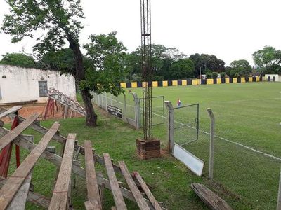 Graderías móviles en precarias condiciones para final de campeonato interligas en Yegros