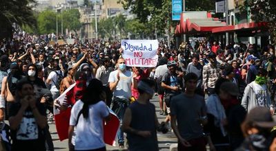 Las protestas sociales y saqueos asuelan Chile