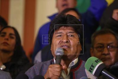 Los comicios en Bolivia abren una posible segunda vuelta entre Morales y Mesa