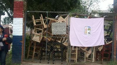 Se acentúa conflicto en colegio de Itauguá