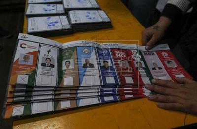 El escrutinio apenas supera el 22 % en Bolivia entre sospechas de un fraude