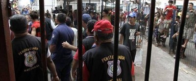 Suspenden huelga de agentes penitenciarios mediante amparo constitucional
