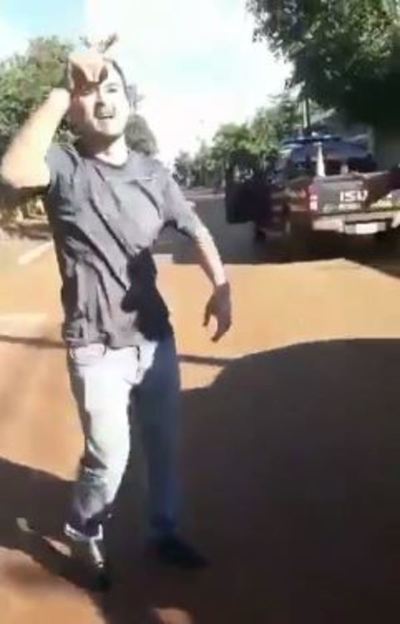Escrachan a Mario Abdo en Hernandarias