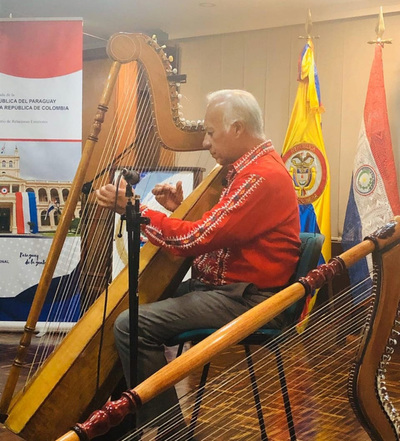 Arpista paraguayo actuó en un festival de Bogotá