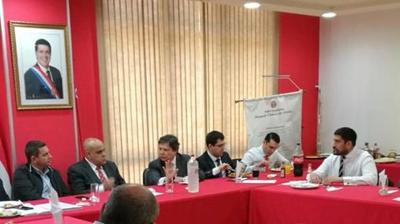 Acevedo busca consensuar modificación de la Carta Orgánica de la Policía Nacional
