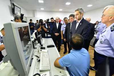 Gobierno inaugura nuevo sistema de control aéreo en Minga Guazú