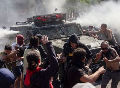 Gobierno de Perú informa que tres peruanos han muerto en protestas en Chile