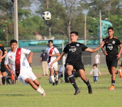 Olimpia permanece invicto en la cima de la Sub 16
