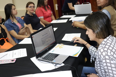 Jóvenes del sur se capacitan para hacer realidad sus planes de negocios