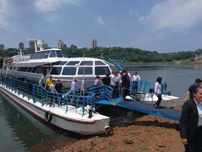 Tres países y un destino a bordo del catamarán Victoria Austral