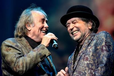 Serrat y Sabina hacen reír y soñar al abrir en Argentina su nueva gira juntos