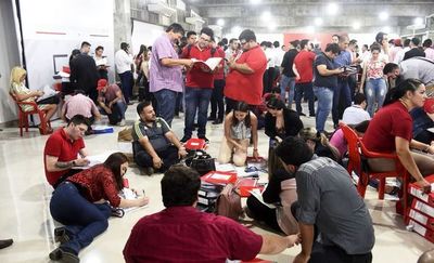 Jóvenes sospechados de corrupción buscan liderazgo entre colorados
