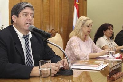 Ljubetic pide a legisladores que “sean claros” sobre si urnas electrónicas se usarán o no