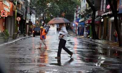 Anuncian clima caluroso y lluvias dispersas para este domingo
