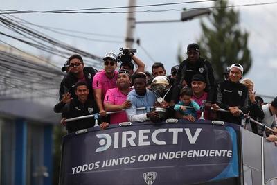 Independiente del Valle inicia ronda por Quito tras ganar la Sudamericana