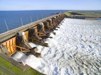 Aprueban la comisión tripartita para revisar venta de energía de EBY al Brasil