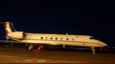 El avión que lleva a Evo a México despegó de Paraguay tras 3 horas parado