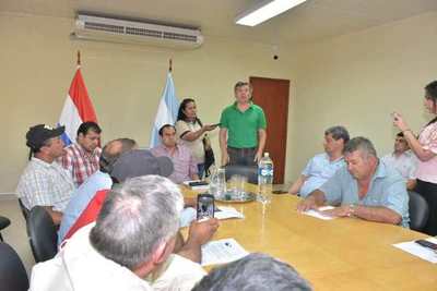 Yacyretá brindará asistencia a pescadores durante la veda