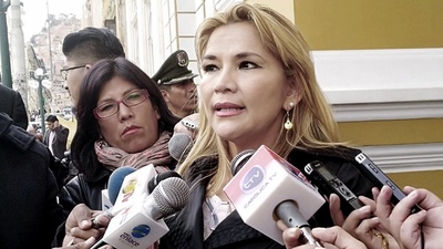 Jeanine Añez se proclamó presidenta de Bolivia