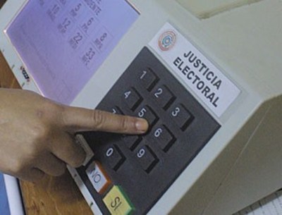 Contrataciones Públicas levanta suspensión de licitación para adquirir máquinas de votación