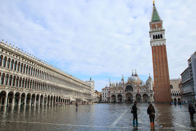 Por las inundaciones en Venecia, temen que se derrumbe la Basílica de San Marco