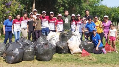 Limpieza en vez de farra como último dia de clase