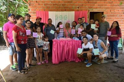 Abuela celebra sus 100 años de vida en Ayolas