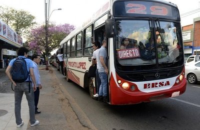 Regulada de buses por incumplimiento del gobierno, alegan