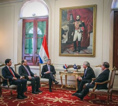 Paraguay ratifica compromiso con la democracia y la defensa de los DD.HH