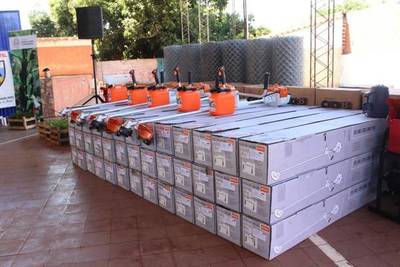 Entregan insumos y maquinarias agrícolas a productores de Concepción