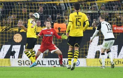 Dortmund remonta tres goles al colista Paderborn