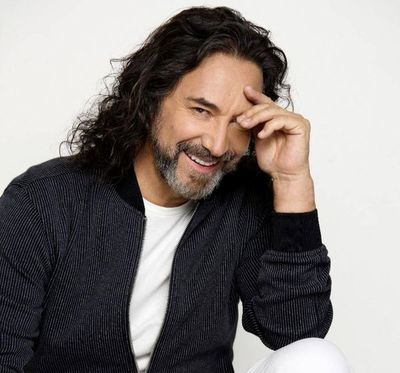 Marco Antonio Solís canta en el Jockey