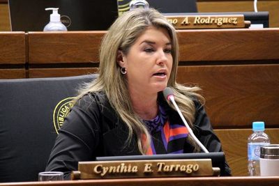 Arévalo reconoce necesidad de más control y dice “sentir pena” por Tarragó