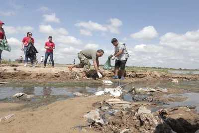 Nueva Jornada de Limpieza de la ribera del rio Paraguay